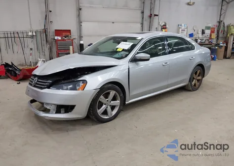 2013 Volkswagen Passat 2.5L Se из США, поврежденный, VIN 1VWBP7A35DC015214